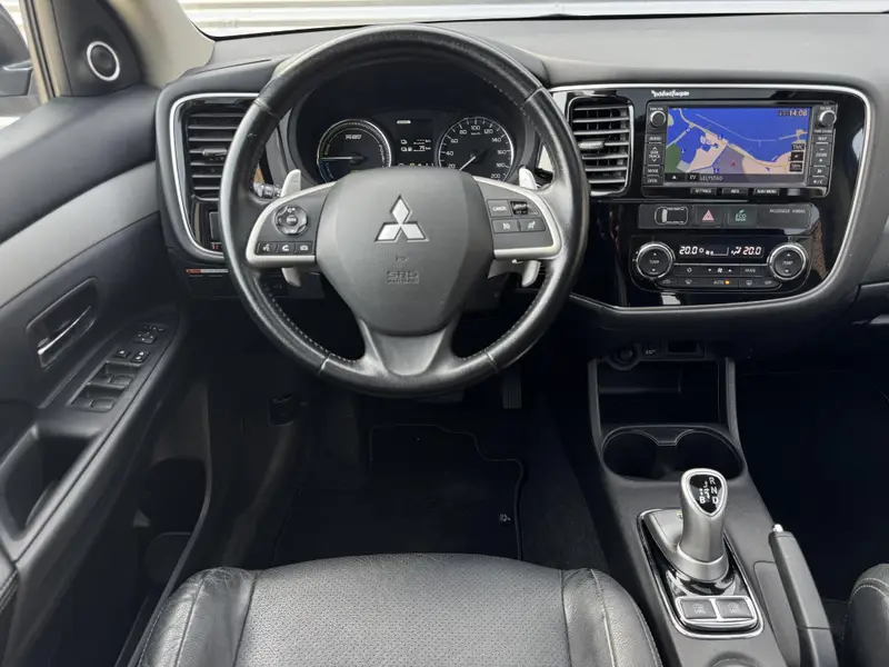 Mitsubishi Outlander 2.0 PHEV Instyle 2014 leasen bij DreamLease: foto 2
