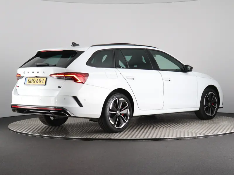 Škoda Octavia Combi 1.4 TSI RS iV PHEV Business 2021 leasen bij DreamLease: foto 2
