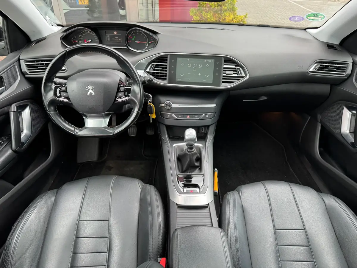 Peugeot 308 SW 1.2 PureTech: foto 2