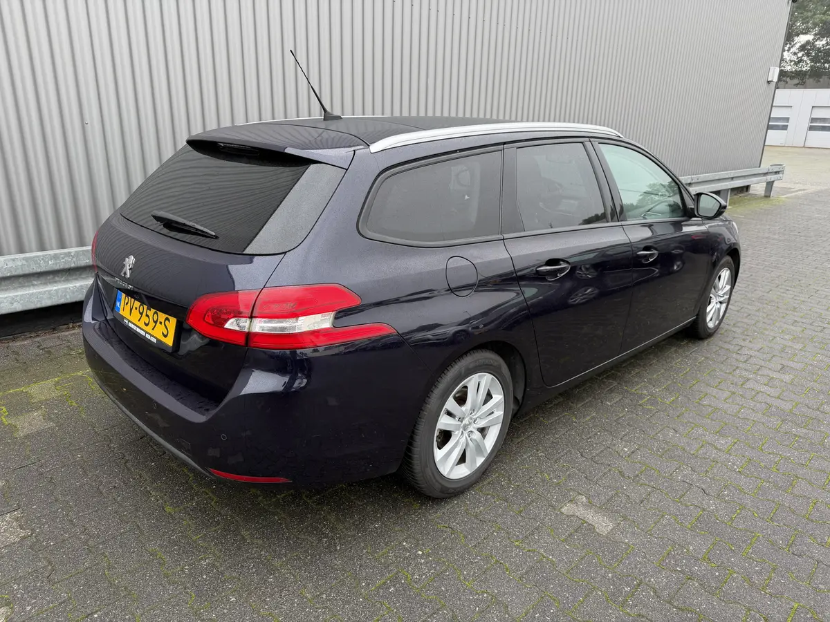 Peugeot 308 SW 1.2 PureTech Blue Lion: foto 2