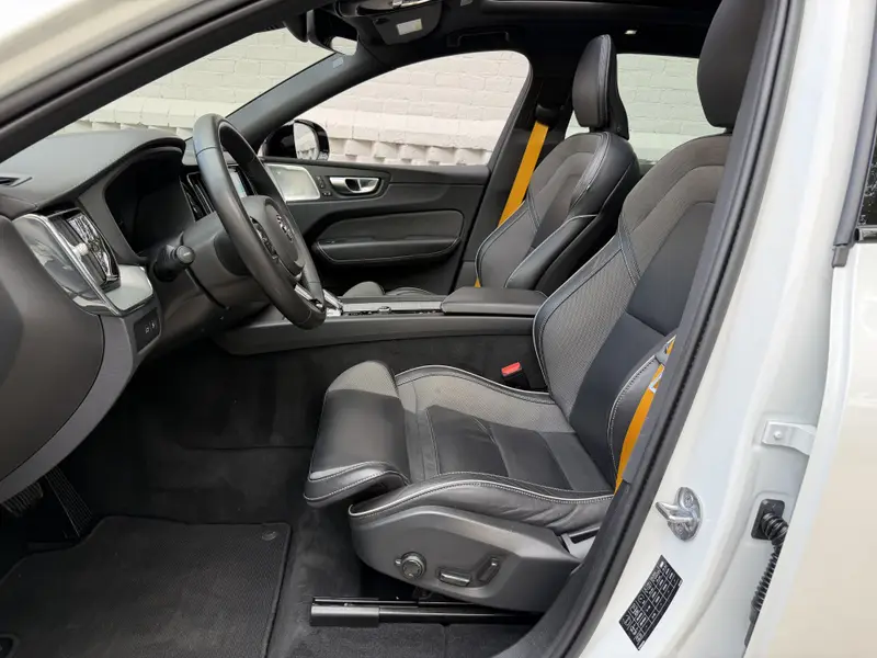 Volvo XC60 2.0 T8 Plug-in-hybrid AWD Polestar Engineered SOH 99%! Schuif/kantel dak Bowers&Wilkins SOH 99%! 2024 leasen bij DreamLease: foto 2