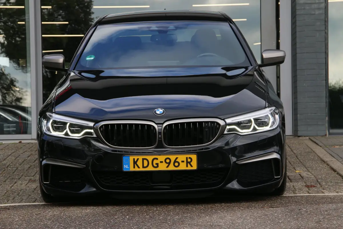 BMW 5 Serie M550i xDrive M-SPORT DEALER OND. VOL!: foto 2