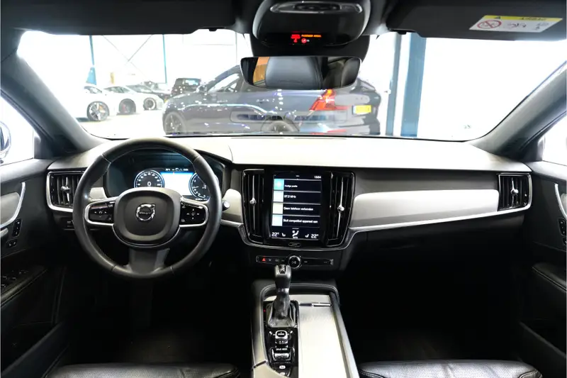 Volvo V90 2.0 T5 188kW/255pk Aut8 Inscription Intro ADAPT.CRUISE + STOELMASSAGE + PILOT ASSIST + CARPLAY/ANDROID AUTO + 360 CAMERA + STOELVERWARMING&-VENTILATIE + MATRIX LED + BLIS + LANE ASSIST + ZWARTE HEMEL + SUBWOOFER + PARKEERHULP + 18" LM-VELGEN!! 2017 leasen bij DreamLease: foto 2