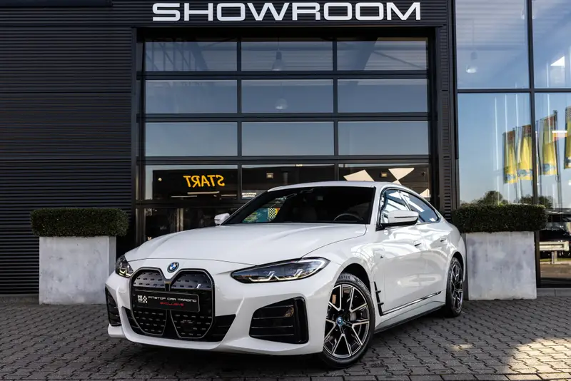 BMW i4 EDrive40 84 kWh, M-Sport, Adaptive Cruise, BTW, Dealer onderhouden! 2022 leasen bij DreamLease: foto 2