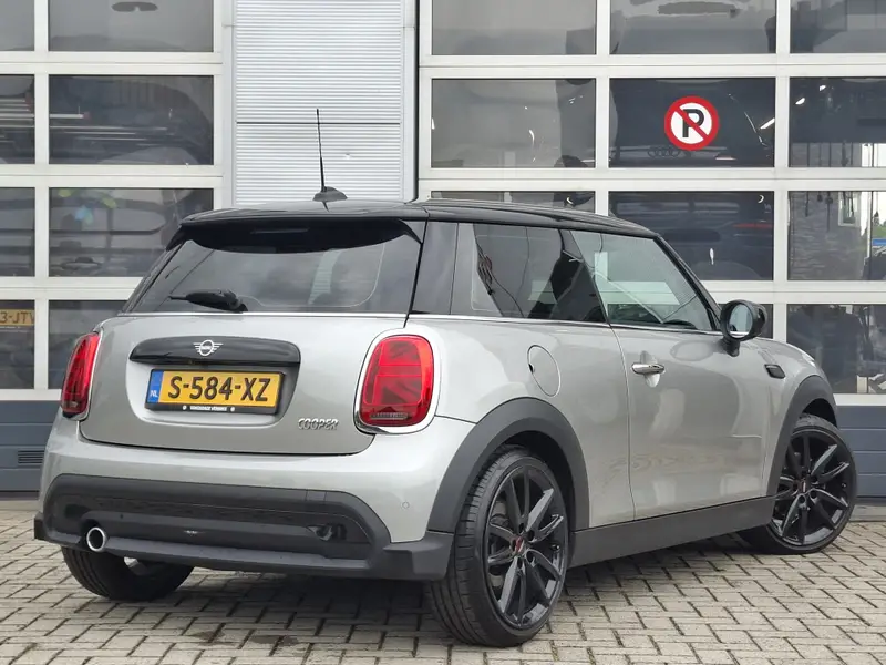 MINI 3-Deurs 1.5 Cooper John Cooper Works 2023 leasen bij DreamLease: foto 2
