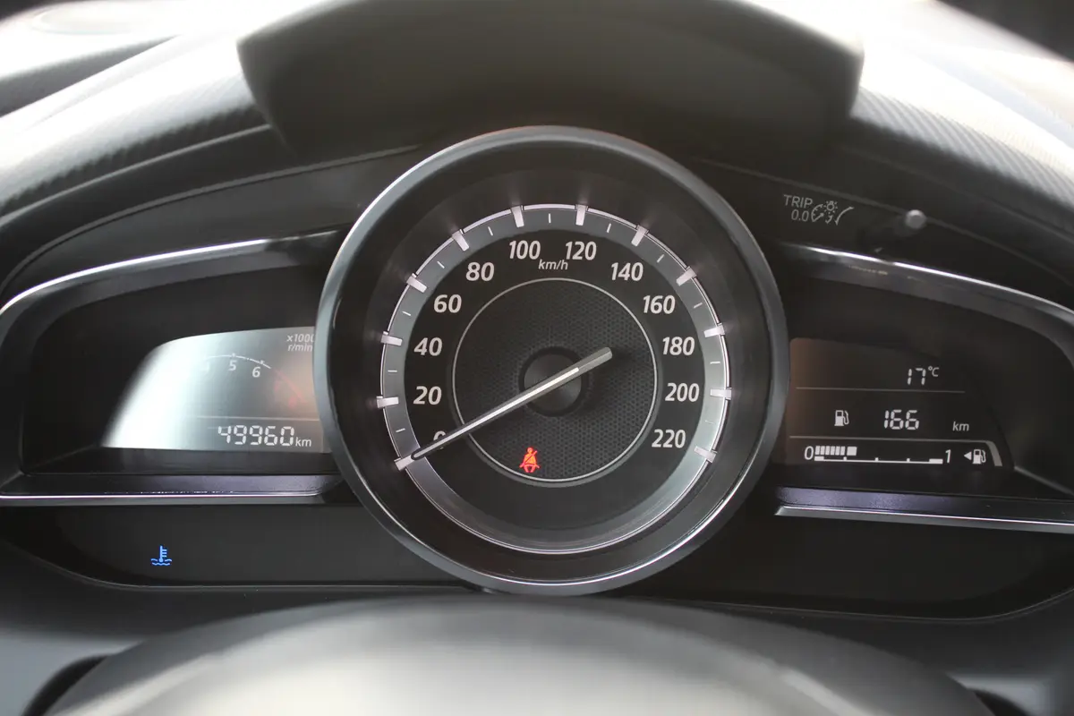 Mazda 2 1.5 Skyactiv-G GT-M: foto 30