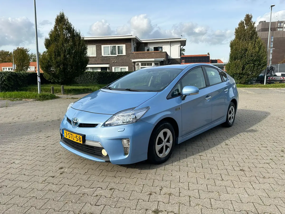 Toyota Prius 1.8 Plug-in Dynamic Business: foto 15