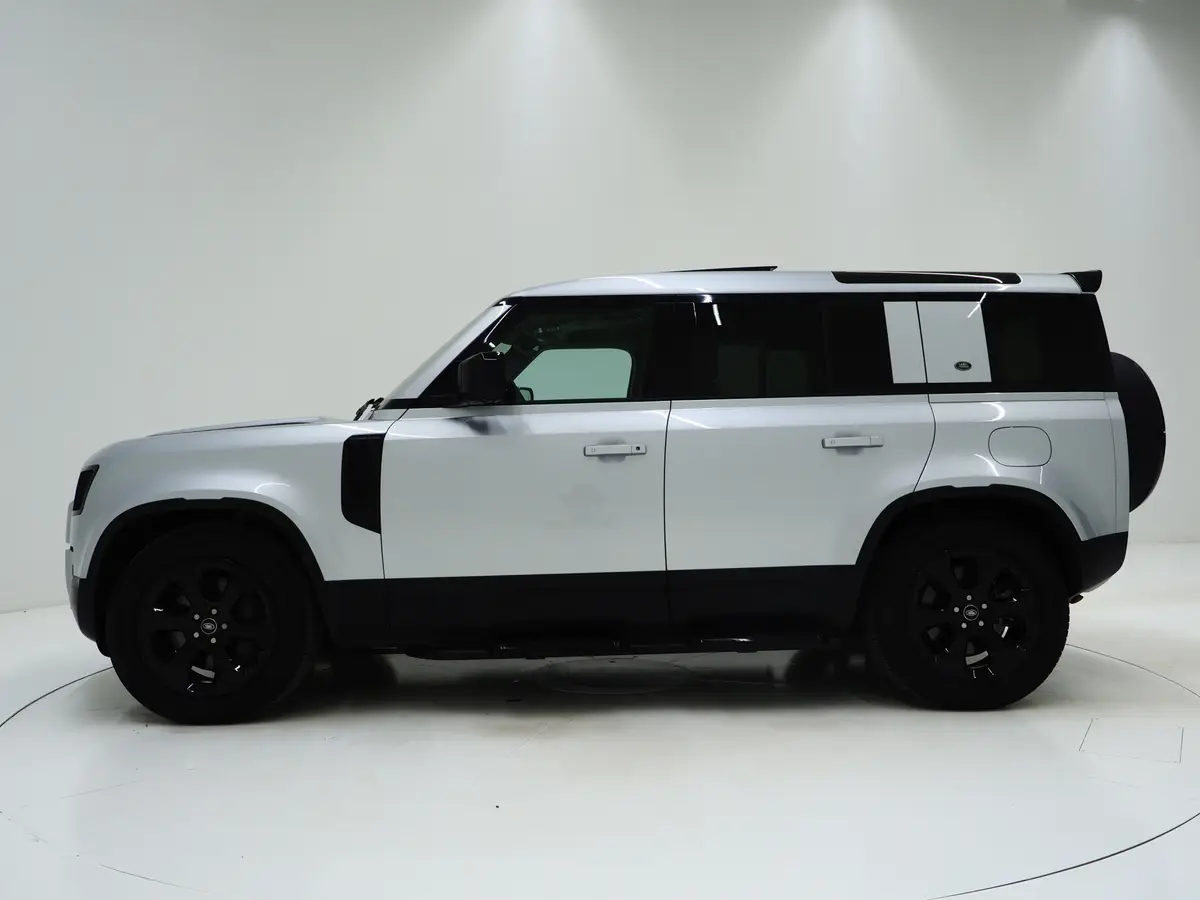 Land Rover Defender 110 2.0 P400e 110: foto 2