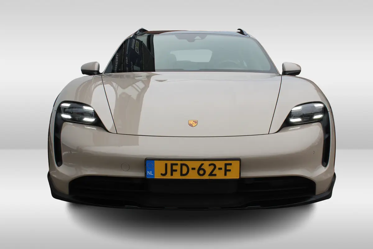Porsche Taycan Cross Turismo 4 93 kWh: foto 2