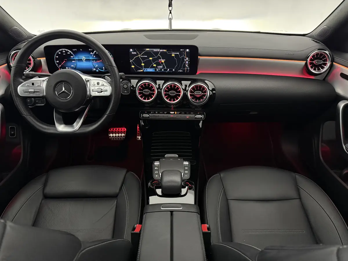 Mercedes-Benz CLA 200 AMG: foto 2