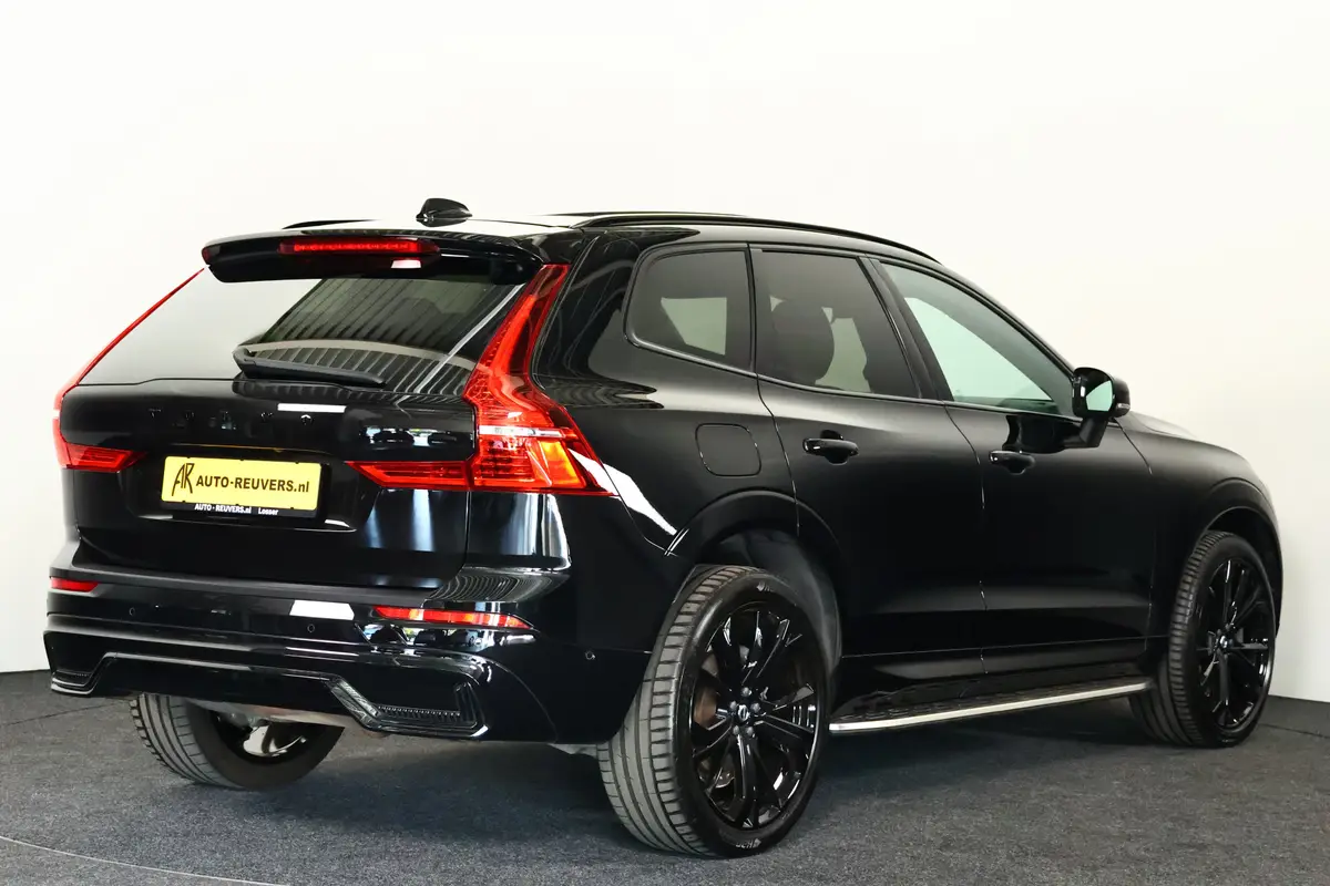 Volvo XC60 2.0 T6 Plug-in hybrid AWD R-Design: foto 2