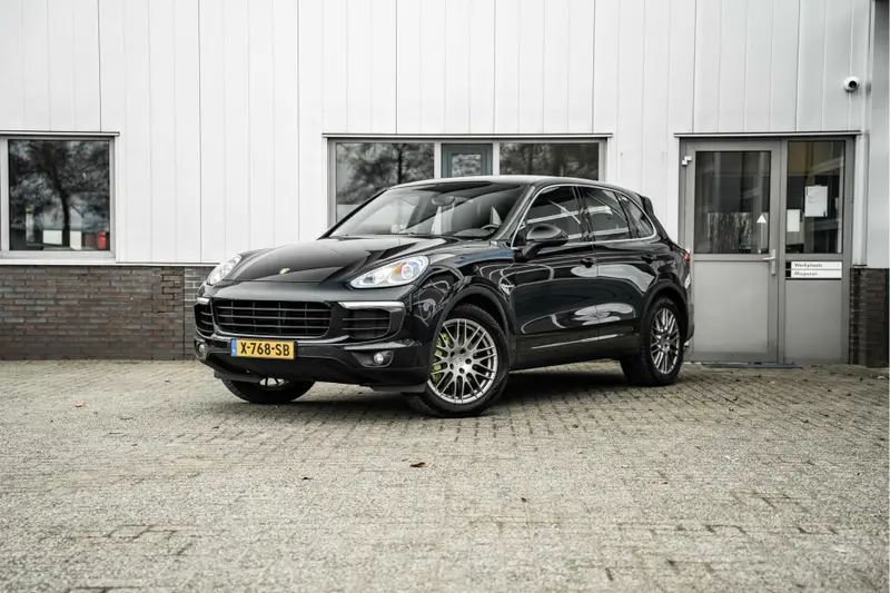 Porsche Cayenne 3.0 S E-Hybrid | 3500kg Trekgewicht 2015 leasen bij DreamLease: foto 1