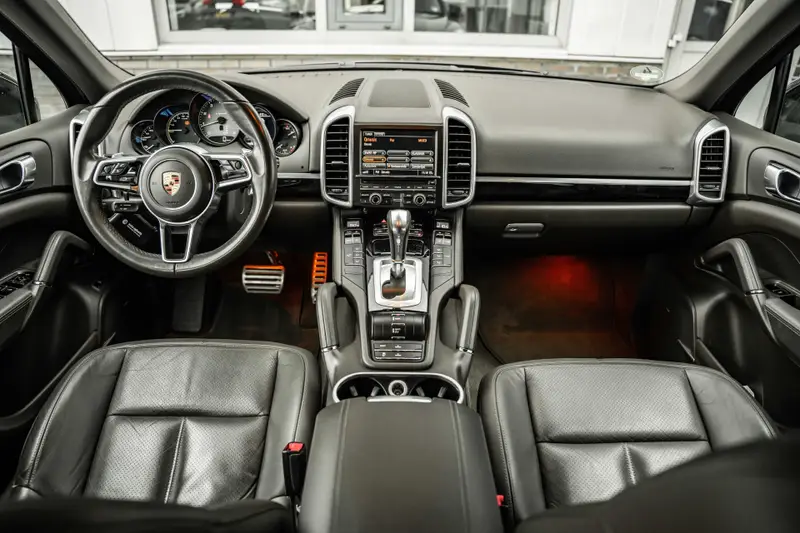 Porsche Cayenne 3.0 S E-Hybrid | 3500kg Trekgewicht 2015 leasen bij DreamLease: foto 2