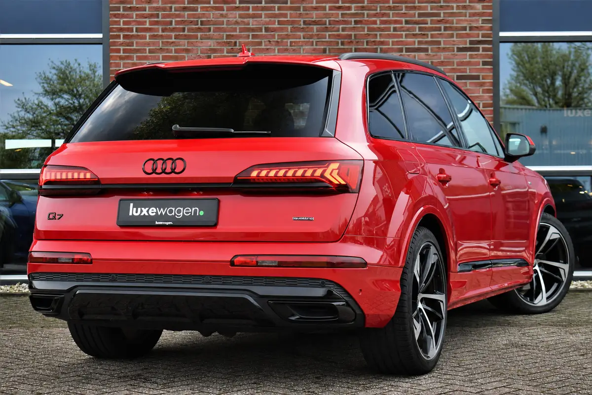 Audi Q7 55 TFSI e quattro S-Line: foto 2