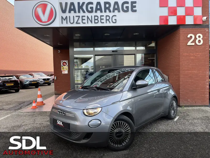 Fiat 500 3+1 Icon 42 kWh 4DRS // LED // DODEHOEK // KEYLESS // CAMERA+SENSOREN // NAVI+CARPLAY // CLIMA // 2021 leasen bij DreamLease: foto 1