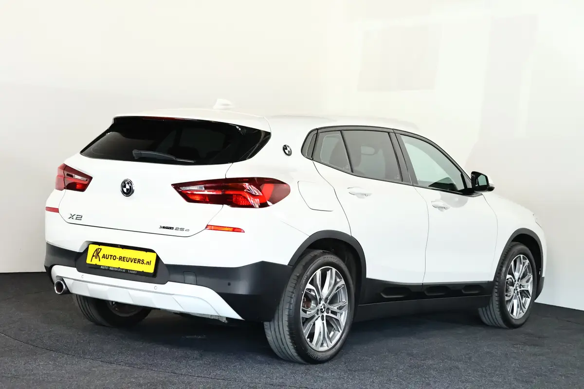 BMW X2 xDrive25e: foto 2