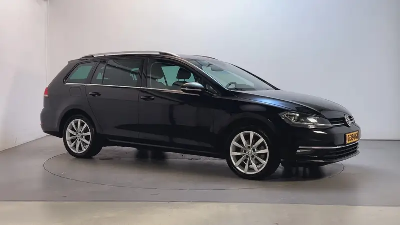 Volkswagen Golf Variant 1.5 TSI 150pk Highline Virtual Cockpit Alcantara Parkeersensoren 2019 leasen bij DreamLease: foto 1