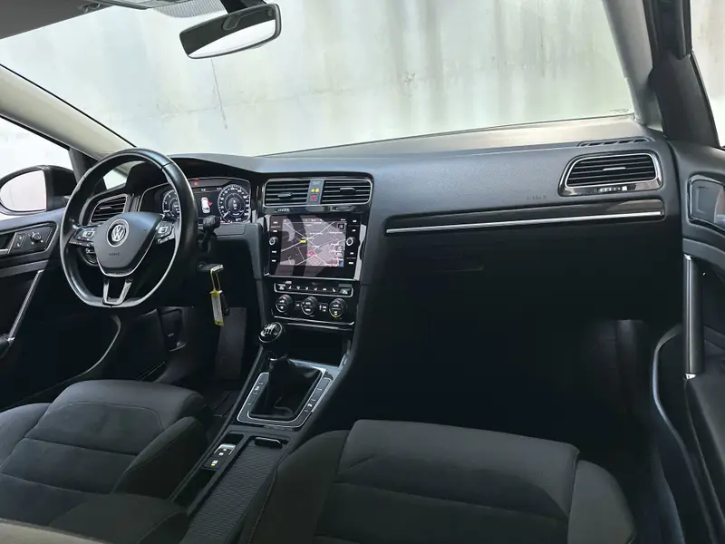 Volkswagen Golf Variant 1.5 TSI 150pk Highline Virtual Cockpit Alcantara Parkeersensoren 2019 leasen bij DreamLease: foto 2