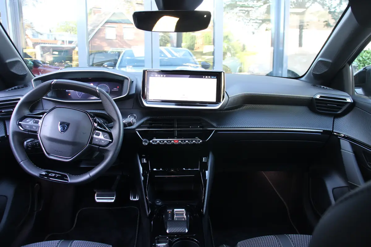 Peugeot e-208 EV GT 50 kWh: foto 2