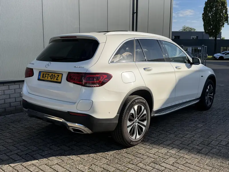 Mercedes-Benz GLC 300e 4MATIC Premium 2021 leasen bij DreamLease: foto 2
