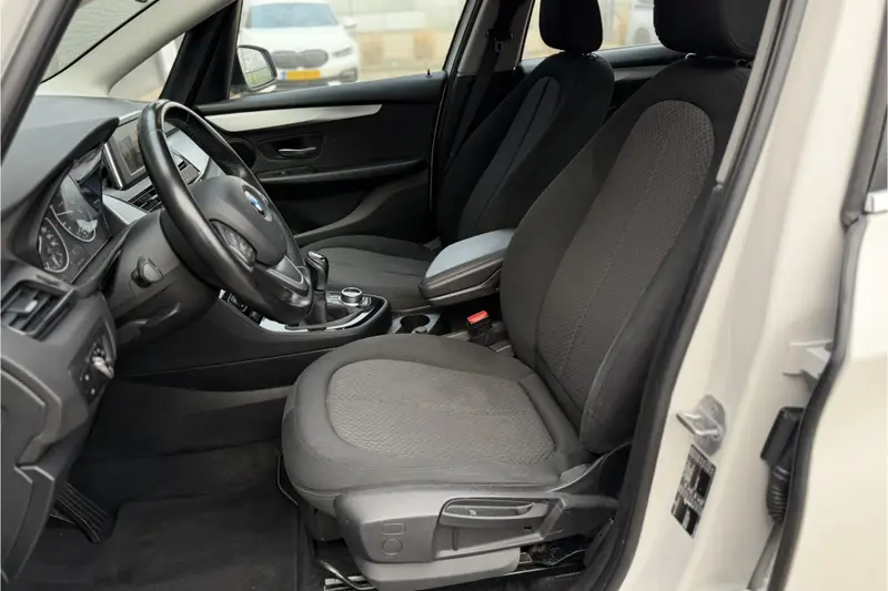 BMW 2 Serie Active Tourer 216i | BTW | PDC A | Cruise Control | LED 2017 leasen bij DreamLease: foto 2