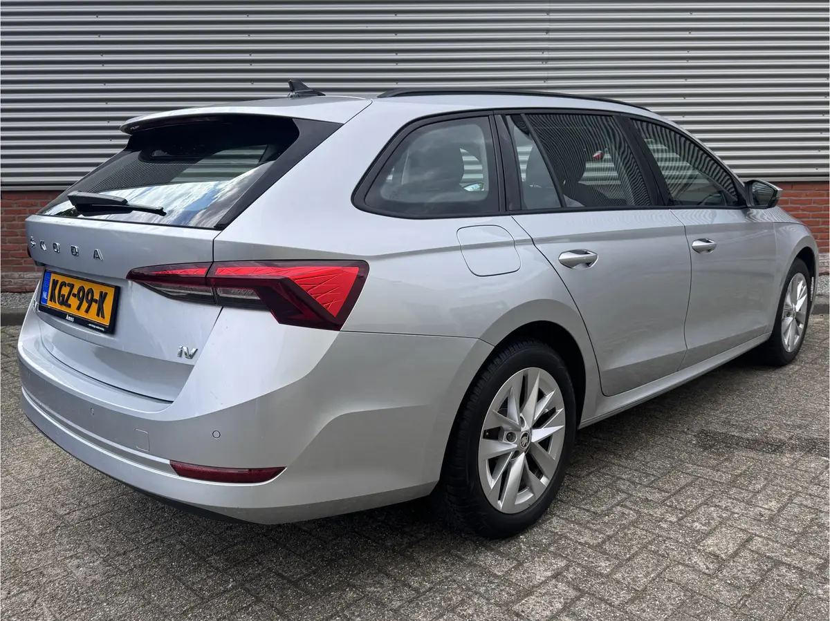 Škoda Octavia Combi 1.4 TSI iV PHEV Business Edition: foto 2