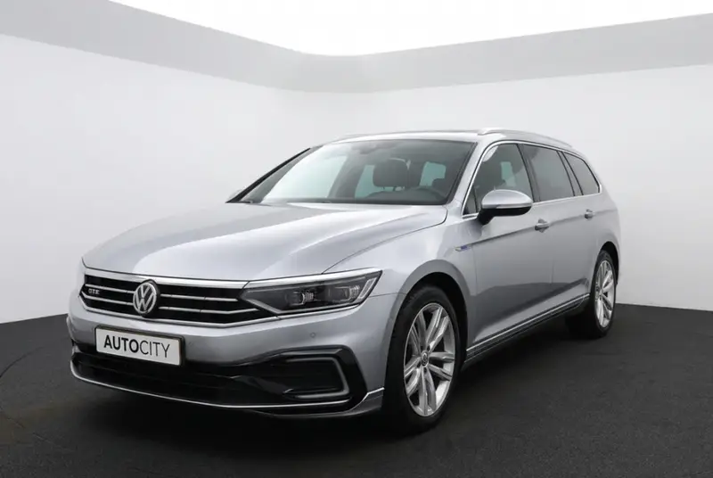 Volkswagen Passat Variant 1.4 TSI PHEV GTE R-Line Panoramadak | 360° | Trekhaak | Massage | Full Options! 2020 leasen bij DreamLease: foto 1