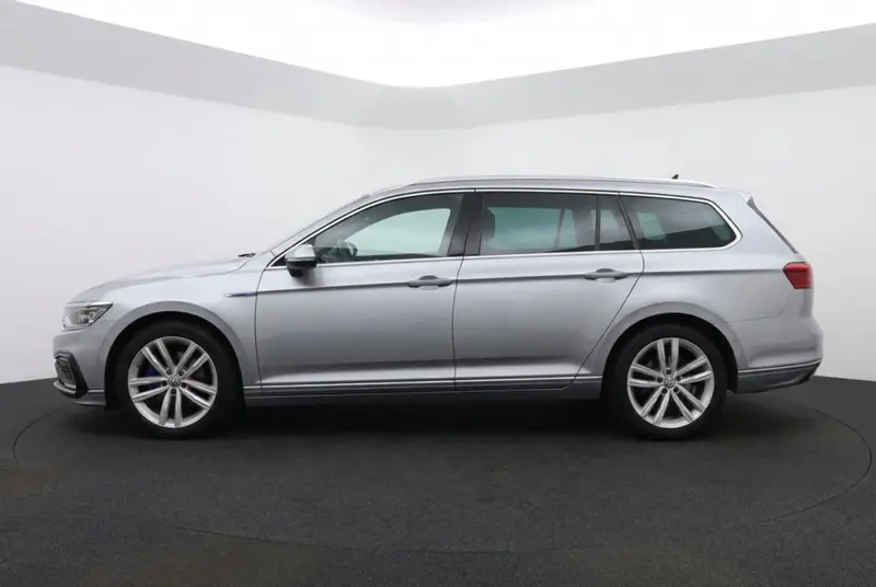 Volkswagen Passat Variant 1.4 TSI PHEV GTE R-Line Panoramadak | 360° | Trekhaak | Massage | Full Options! 2020 leasen bij DreamLease: foto 2