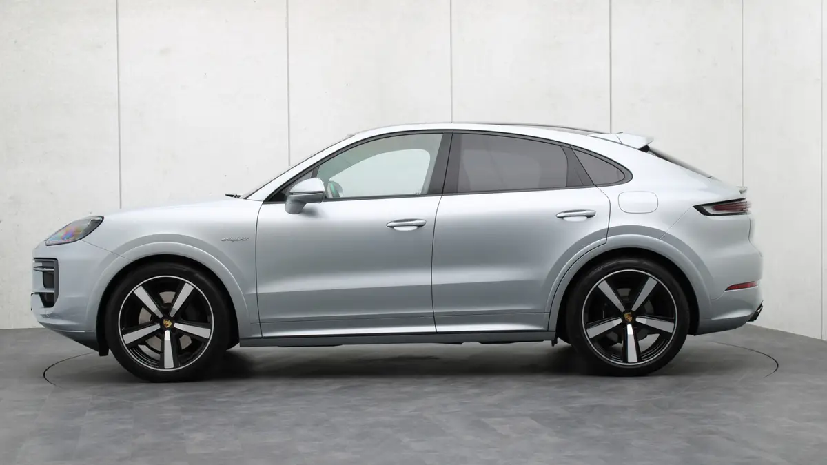 Porsche Cayenne Coupé 3.0 E-Hybrid SportDesign: foto 2