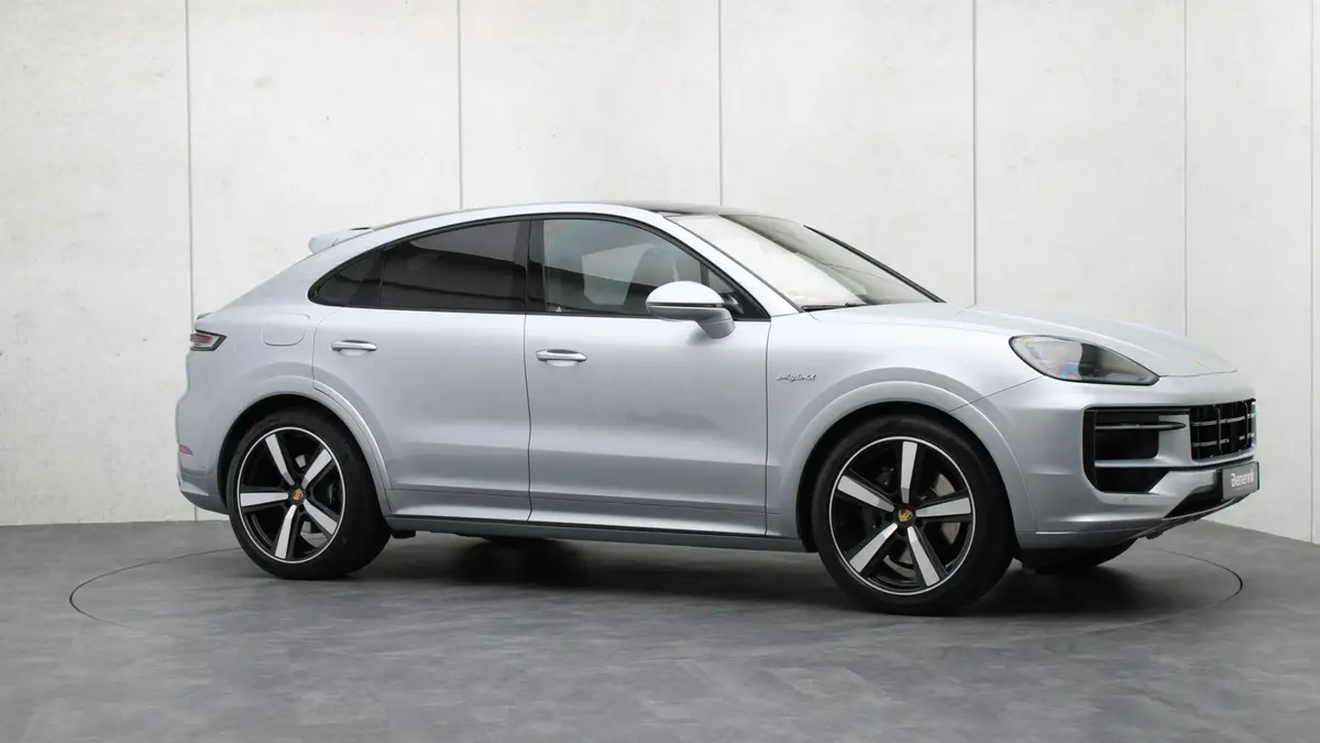 Porsche Cayenne Coupé 3.0 E-Hybrid SportDesign: foto 47