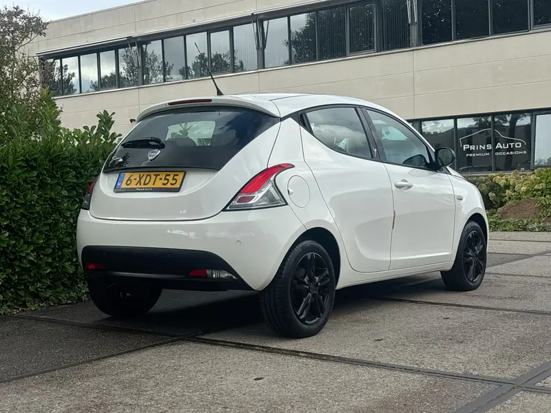 Lancia Ypsilon 0.9 TwinAir Elefantino Plus 2014 leasen bij DreamLease: foto 2