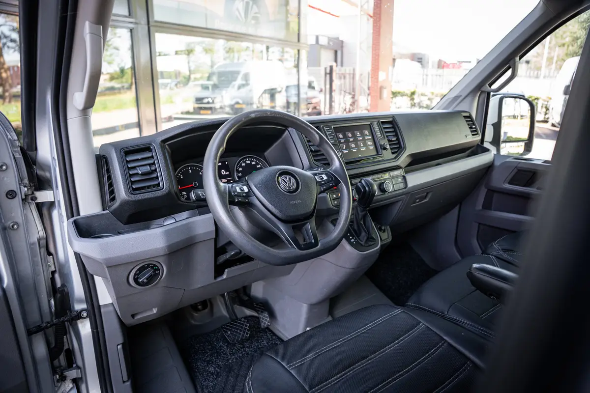 Volkswagen Crafter 30 2.0 TDI 177pk L2H1 | 3000kg trekgewicht | Aut. | Navi | LED | PDC | Euro6 |: foto 2
