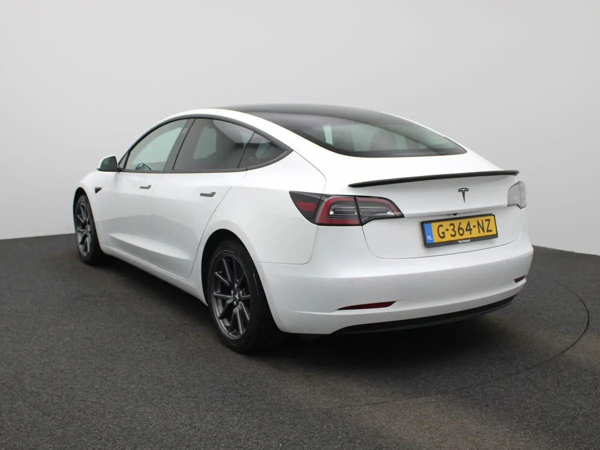 Tesla Model 3 Standard RWD Plus 60 kWh: foto 2