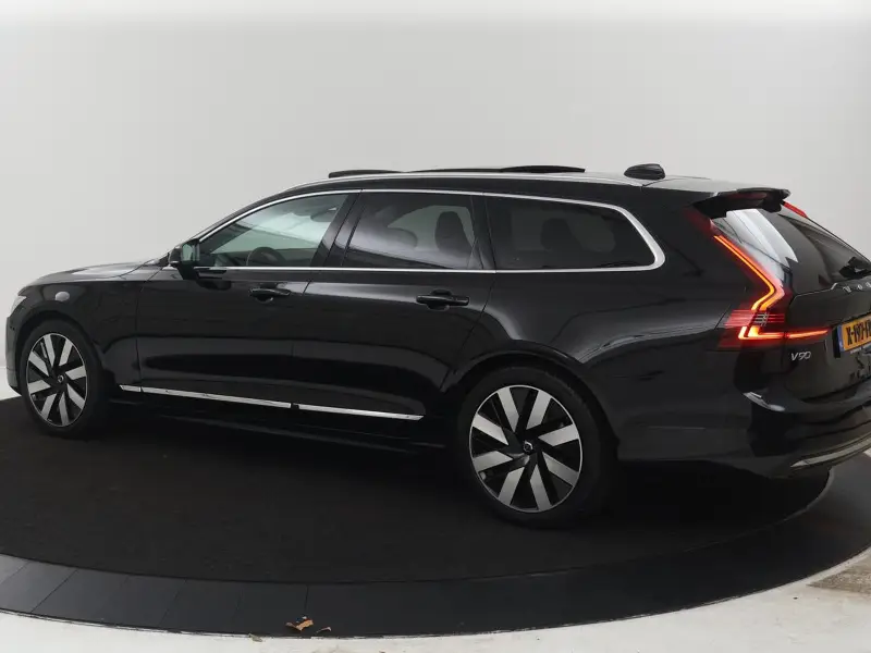 Volvo V90 2.0 T8 Plug-in hybrid AWD Plus Bright | SOH 97,1 | Panoramadak | Leder | 2023 leasen bij DreamLease: foto 2