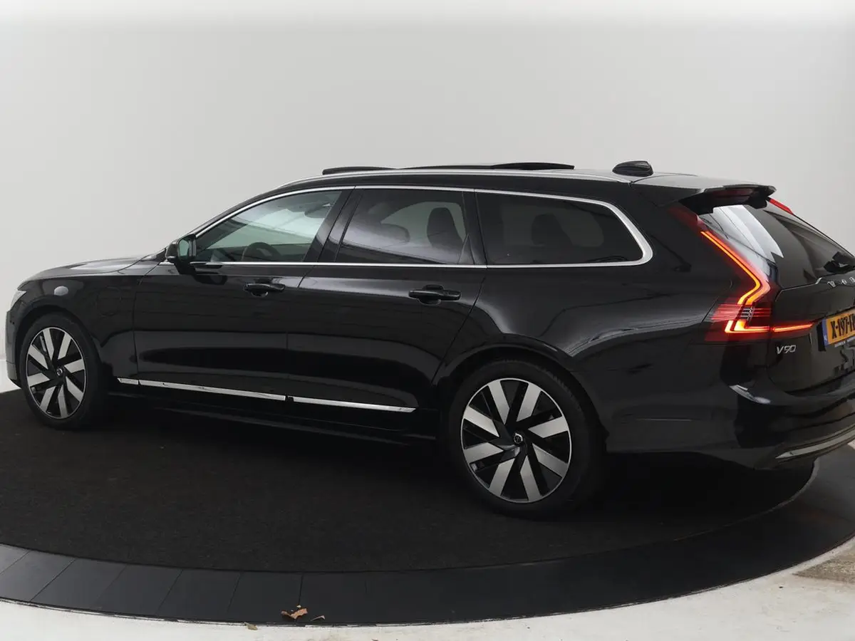 Volvo V90 2.0 T8 Plug-in hybrid AWD Plus Bright | SOH 97,1 | Panoramadak | Leder |: foto 2