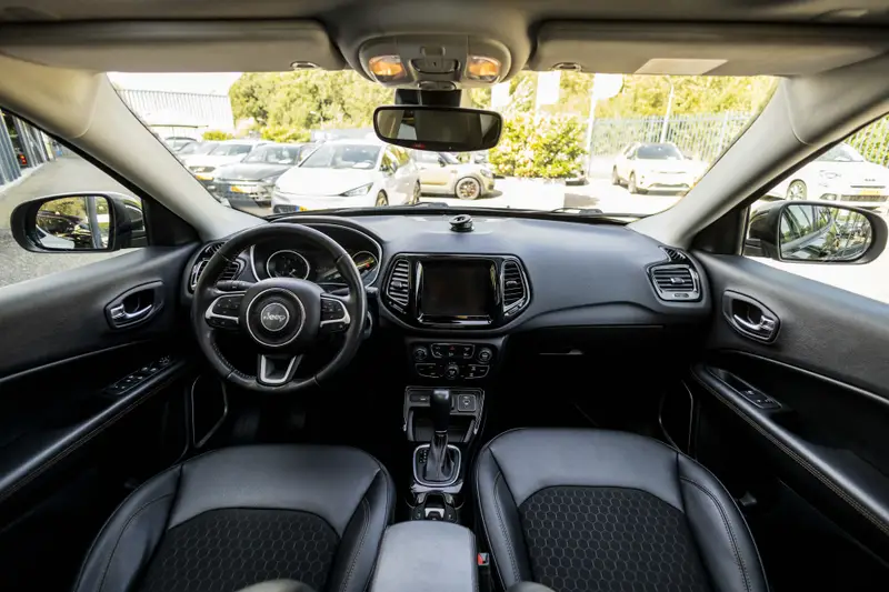 Jeep Compass 1.3T Limited 2021 leasen bij DreamLease: foto 2