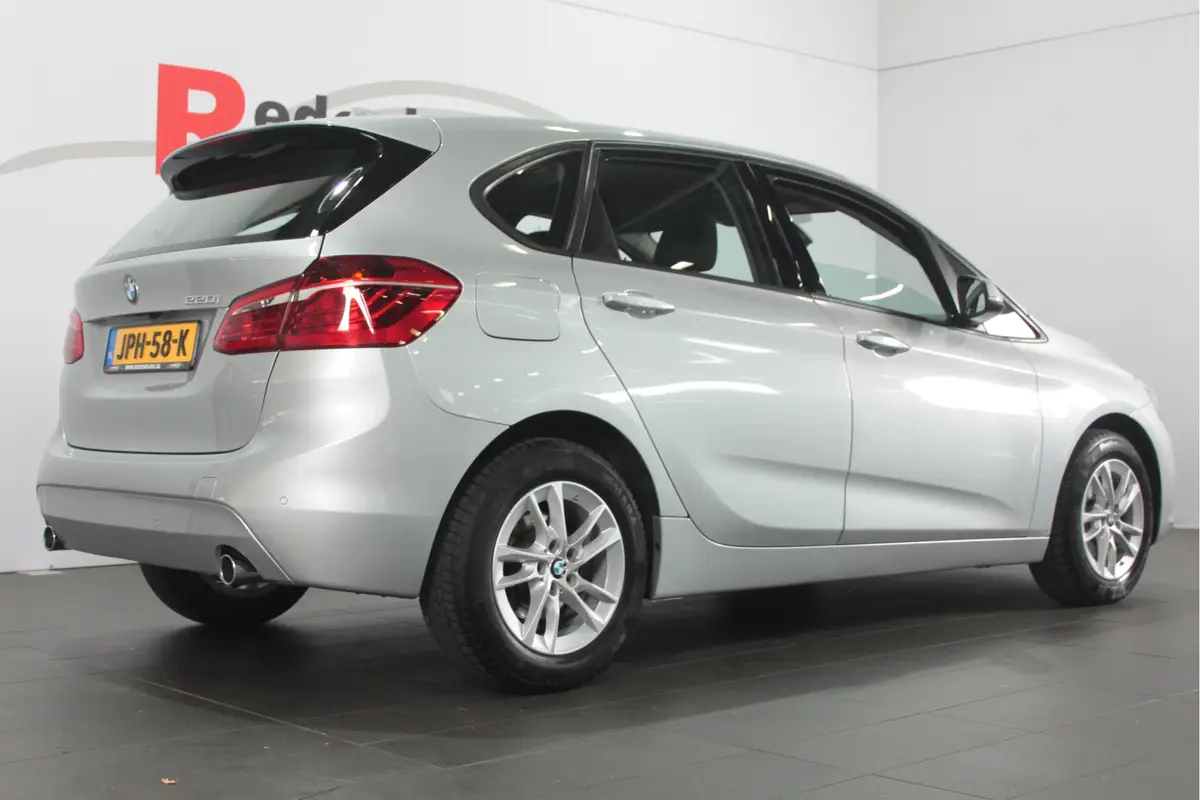 BMW 2 Serie Active Tourer 220i Luxury - Automaat: foto 2