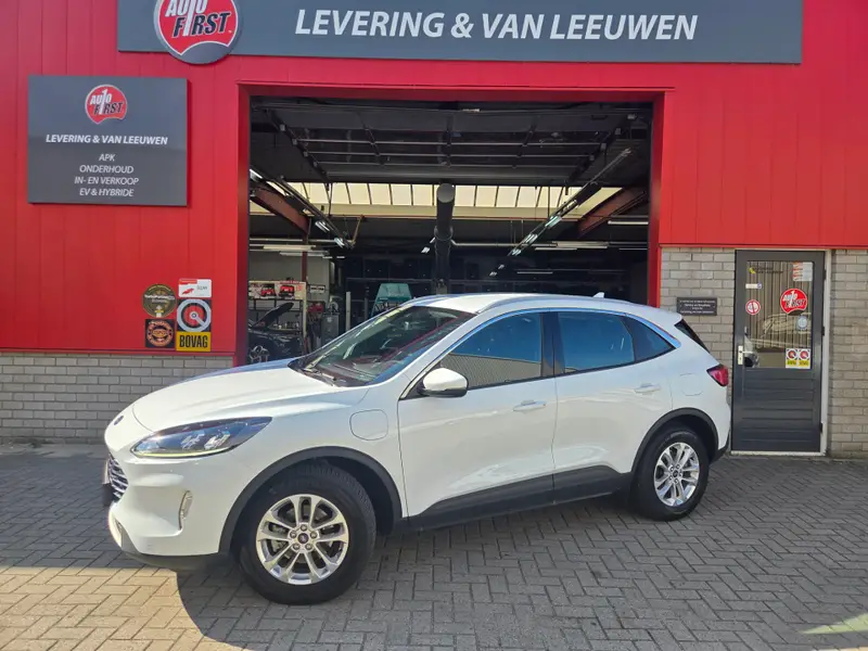 Ford Kuga 2.5 PHEV Titanium met nieuwe trekhaak!/ Parkeersensoren V+A / Navigatie/ Camera/ Stoelverwarming/ Rijklaarprijs! 2022 leasen bij DreamLease: foto 1