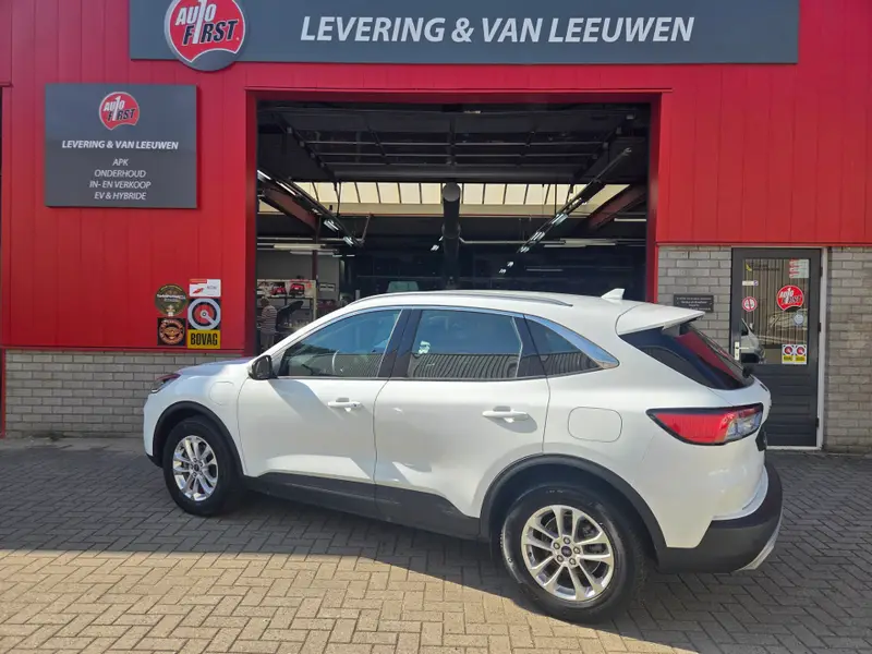 Ford Kuga 2.5 PHEV Titanium met nieuwe trekhaak!/ Parkeersensoren V+A / Navigatie/ Camera/ Stoelverwarming/ Rijklaarprijs! 2022 leasen bij DreamLease: foto 2