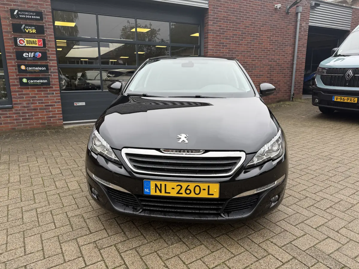 Peugeot 308 1.2 PureTech Blue Lion: foto 2