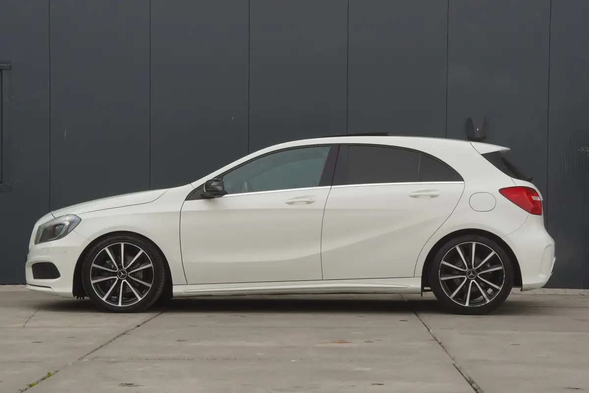 Mercedes-Benz A-Klasse A 180|2013|A180|AMG|Automaat|Pano|Sportstoelen|Trekhaak|Xenon|Cruise|Airco: foto 2