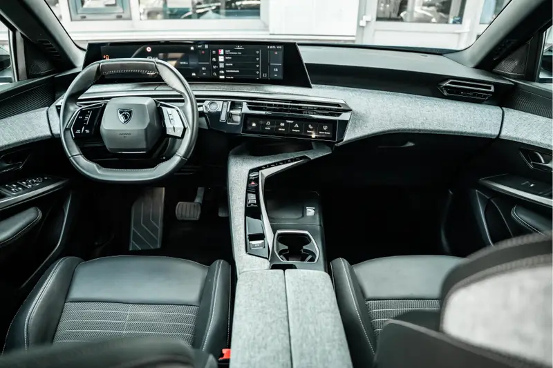 Peugeot e-3008 Allure 73kWh | Adaptive cruise | AppleCarPlay | Warmtepomp 2024 leasen bij DreamLease: foto 2