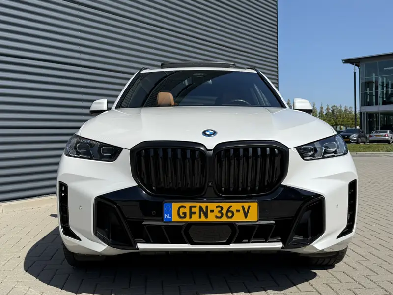 BMW X5 xDrive50e 2023 leasen bij DreamLease: foto 2