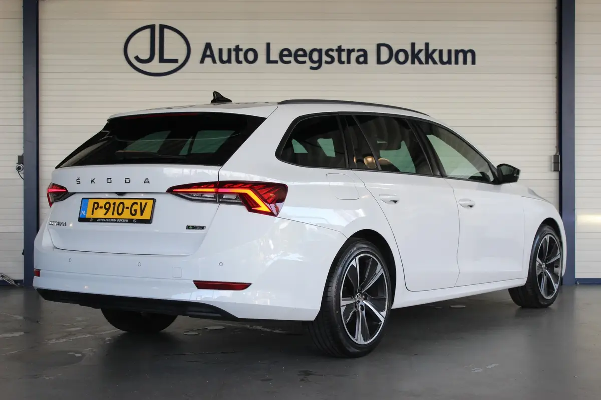 Škoda Octavia Combi 1.5 e-TSI Sport Business: foto 2