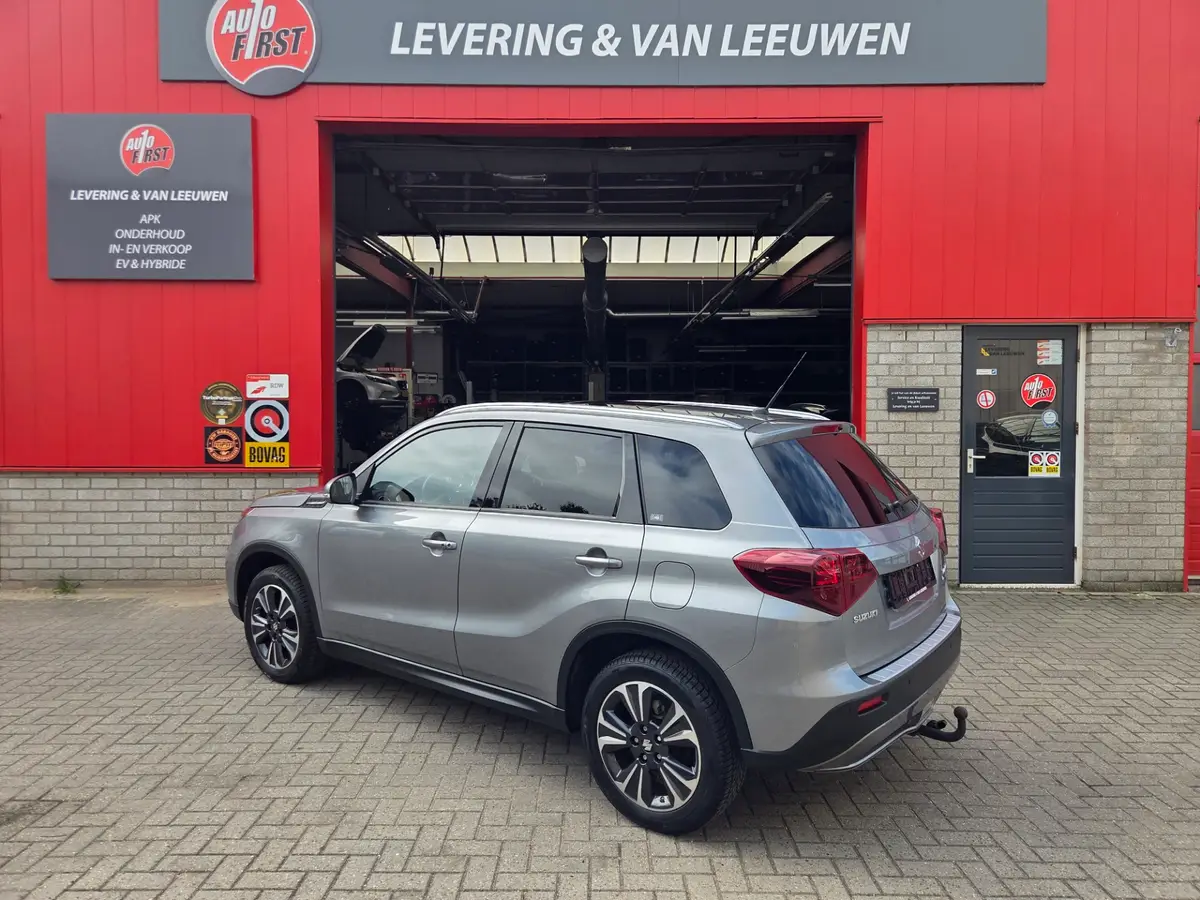 Suzuki Vitara 1.5 Hybrid Style Automaat/ Schuifdak/ Parkeersensoren voor + achter/ Trekhaak/ Navi/ Rijklaarprijs!: foto 2
