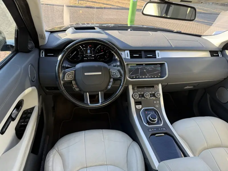 Land Rover Range Rover Evoque 2.0 Si4 HSE BLAUW |pano|camera|leder|trekhaak|head up| 2019 leasen bij DreamLease: foto 2