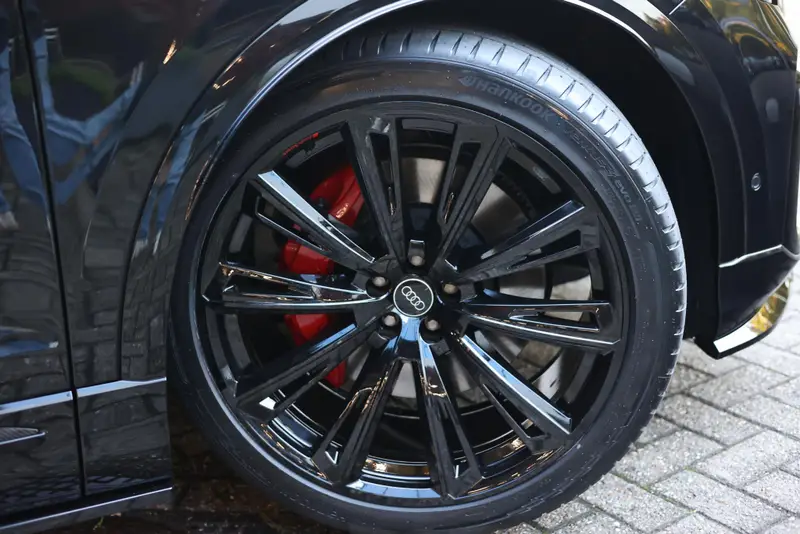 Audi Q8 60 TFSIe Competition 2025 leasen bij DreamLease: foto 2
