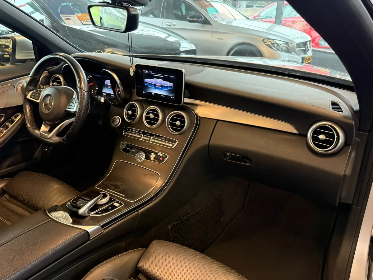 Mercedes-Benz C-Klasse Cabrio 180 AMG | Airscarf | Burmester | 360 Camera | Origineel Nederlands | Cruise control | Climate control | Navigatie | Stoelverwarming | Elek. inklapbare spiegels: foto 2
