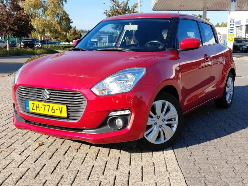 Suzuki Swift 1.2 SELECT CARPLAY CAMERA NAVI 2019 leasen bij DreamLease: foto 1