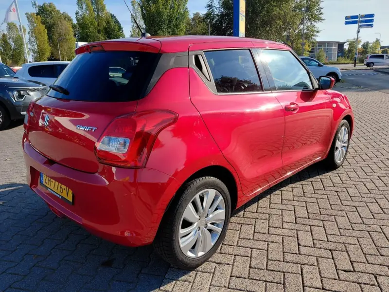 Suzuki Swift 1.2 SELECT CARPLAY CAMERA NAVI 2019 leasen bij DreamLease: foto 2
